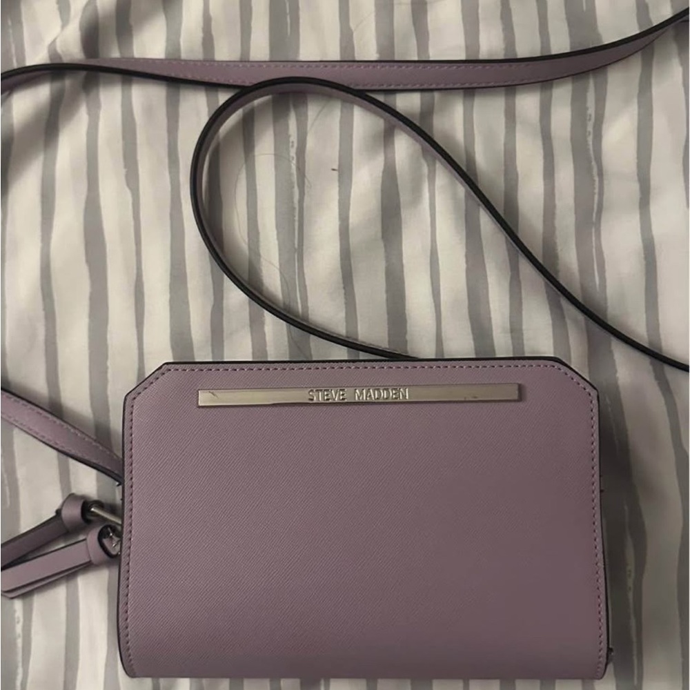 STEVE MADDEN purple purse for sale!